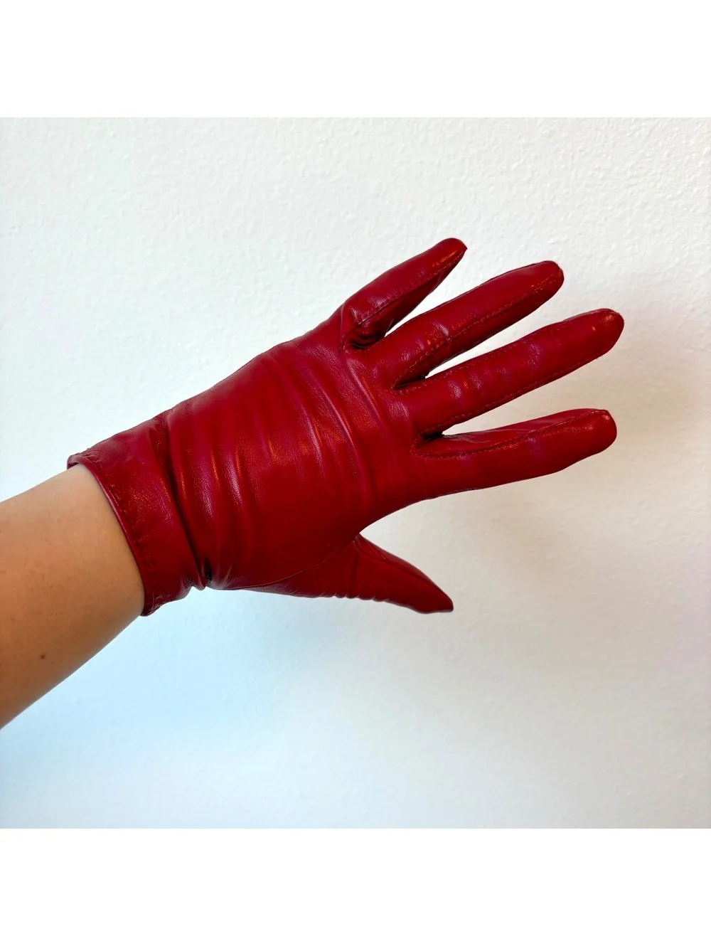 Vintage Red Genuine Leather Gloves Women’s Size 6.5 Soft Retro 1960s 1970s